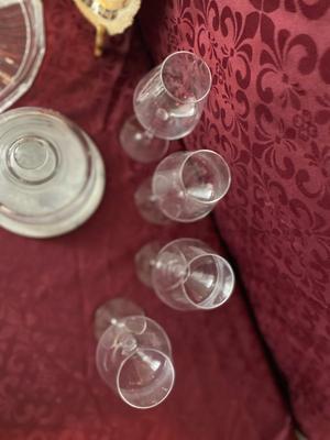 ANTIQUE PLATE AND VINTAGE GLASS