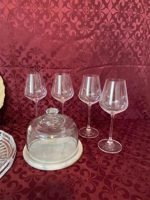 ANTIQUE PLATE AND VINTAGE GLASS