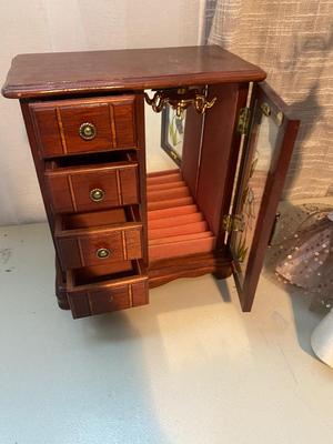 JEWELRY BOX, PRETTY NECKLACE HANGER AND MOTHER/DAUGHTER DECORATION