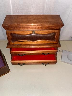 JEWELRY BOXES AND BRACELET/NECKLACE STAND