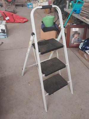 THREE STEP STOOL AND ALUMINUM LADDER