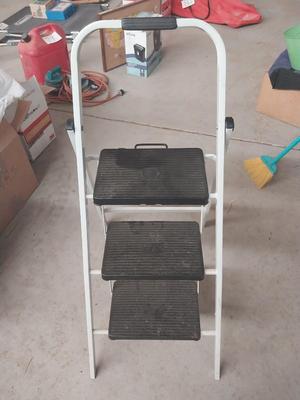 THREE STEP STOOL AND ALUMINUM LADDER
