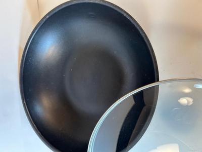 Lot 32. Nonstick Wok with Lid