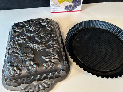Lot 35. Bakeware