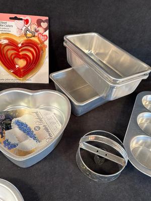 Lot 39. Cookie Press and Bakeware