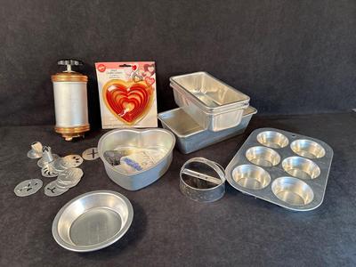 Lot 39. Cookie Press and Bakeware
