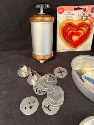 Lot 39. Cookie Press and Bakeware