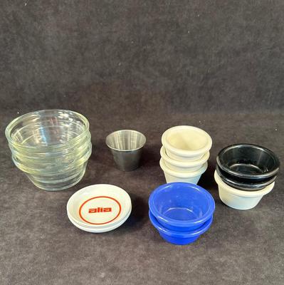 Lot 86. Assorted Small Bowls