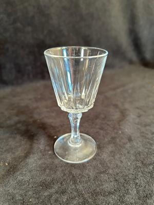 Lot 101. Cordial Glasses