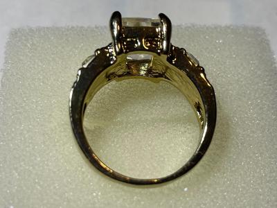 Ladies New Never Worn Gold-tone Fashion Ring Size-Full 9 w/Crystal Stones as Pictured.