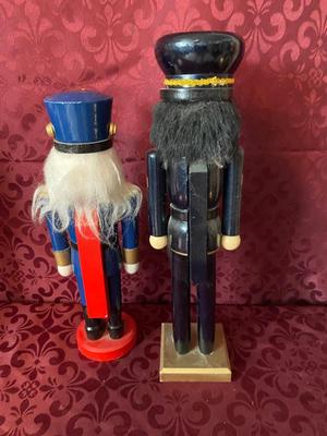 AN OFFICER AND A SARGENT NUTCRACKERS