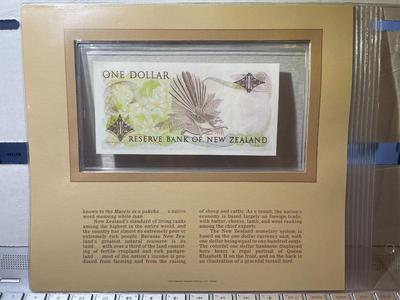 New Zealand 1 Dollar Banknote/Currency in Uncirculated Condition by Fleetwood as Pictured.