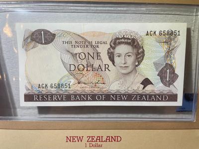 New Zealand 1 Dollar Banknote/Currency in Uncirculated Condition by Fleetwood as Pictured.