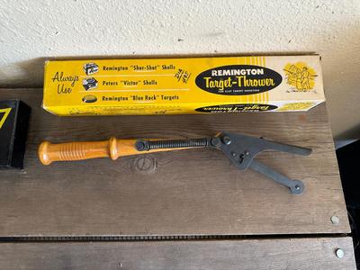 CLAY PIGEON THROWER AND GUN CLEANING KIT