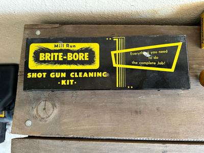 CLAY PIGEON THROWER AND GUN CLEANING KIT