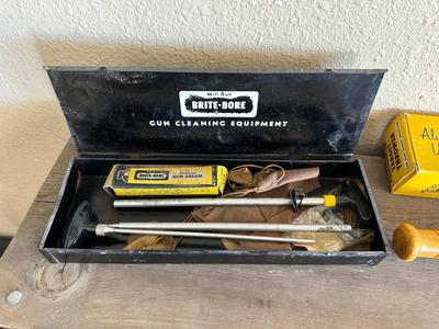 CLAY PIGEON THROWER AND GUN CLEANING KIT