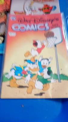 LOT 21 - FIVE WALT DISNEY COMIC BOOKS