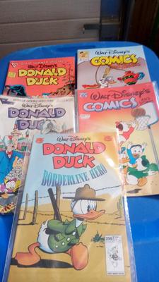 LOT 21 - FIVE WALT DISNEY COMIC BOOKS
