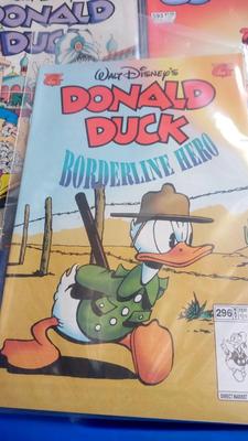 LOT 21 - FIVE WALT DISNEY COMIC BOOKS