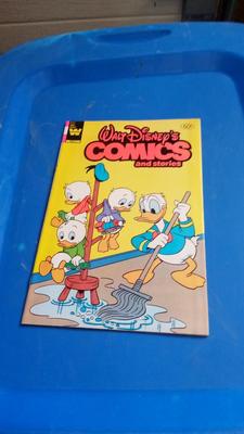 LOT 26 - WALT DISNEY COMIC BOOK