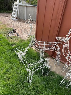 5 LIT REINDEER YARD DECORATIONS