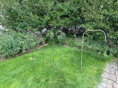 SHEPHERD HOOKS WITH CHARACTER