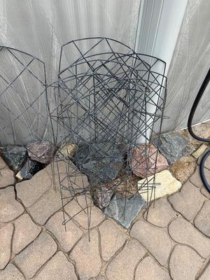 FLOWER BED FENCING