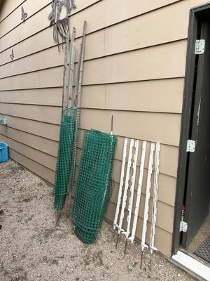 TEMPORARY FENCING WITH POLES