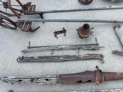 AN ASSORTMENT OF ANTIQUE/PRIMITIVE FARMING PIECES