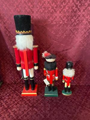 THE THREE AMIGOS NUTCRACKERS **BIG LITTLE AND SMALL***