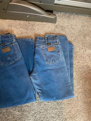 3 PAIR OF BROKEN IN WANGLER JEANS 34X32