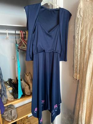 WOMENS CLOTHING RANGING IN SIZES