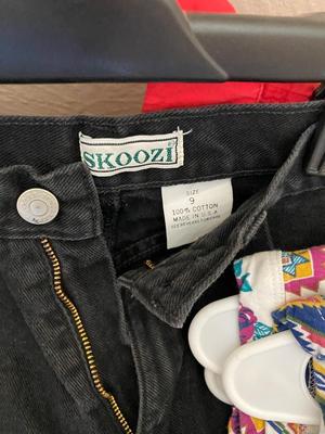 HUGE LOT OF WOMEN'S CLOTHING FOR SUMMERTIME (PETITE)