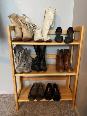 SHELF, BOOTS AND SHOES