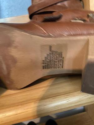 SHELF, BOOTS AND SHOES