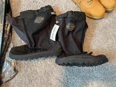 MENS BOOTS AND HARLEY DAVIDSON NEOS