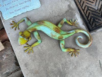 YARD ART
