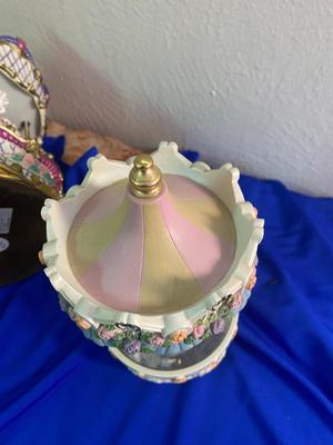 MUSIC BOX CAROUSELS