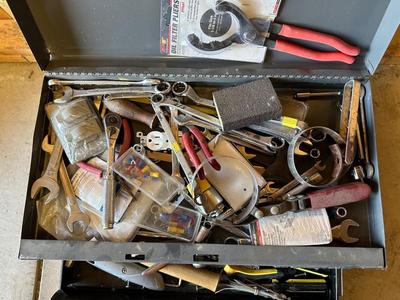 CRAFTSMAN TOOL CHEST FULL OF HAND TOOLS