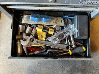 CRAFTSMAN TOOL CHEST FULL OF HAND TOOLS