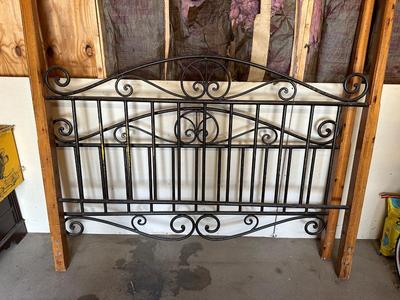 QUEEN SIZE IRON AND WOOD BED FRAME