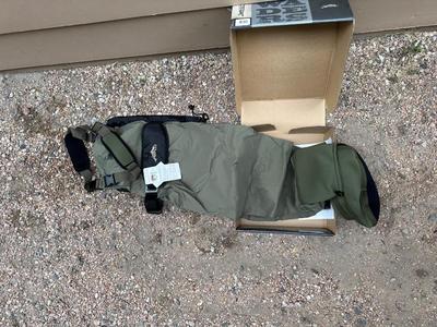 NEW BIB FISHING WADERS SIZE LARGE