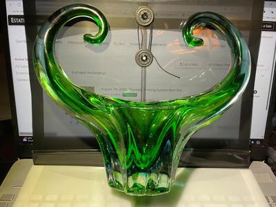 Vintage Mid-Century Modern Emerald Green Murano Art Glass Vase/Decor 10" Wide x 8" Tall in VG Preowned Condition. (No Sticker).