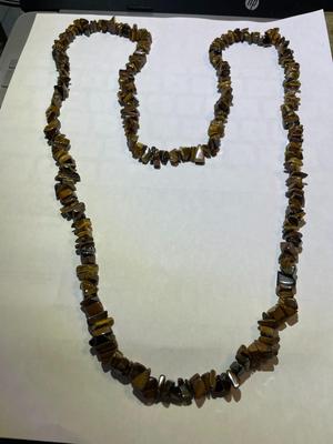 Vintage Tiger's Eye 34" Chip Bead Fashion Necklace in Very Good Preowned Condition as Pictured.