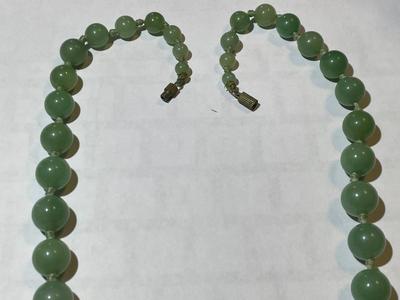 Vintage Large Jade/Jadeite Knotted Bead Necklace 20" Long in Good Preowned Condition as Pictured.
