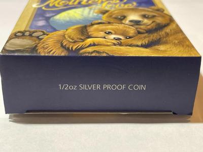 Australian MOTHER'S LOVE BEAR 2014 Proof Colorized 1/2 Ounce .999 Fine Silver Coin Limited to 10,000 as Pictured.