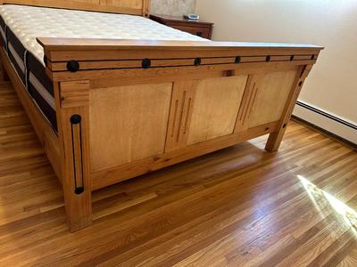 RUSTIC HACIENDA STYLE QUEEN BED WITH A SLEEP NUMBER MATTRESS SET