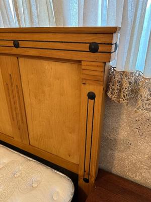 RUSTIC HACIENDA STYLE QUEEN BED WITH A SLEEP NUMBER MATTRESS SET
