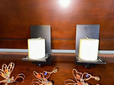 2 CANDLE SCONCES, BUTTERFLY AND GECKO ACCENTS