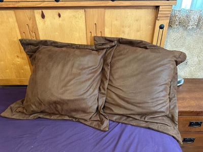 THROW PILLOWS